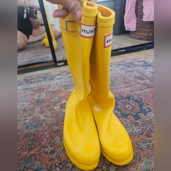 Hunter Yellow Boots - Picture 4 of 11